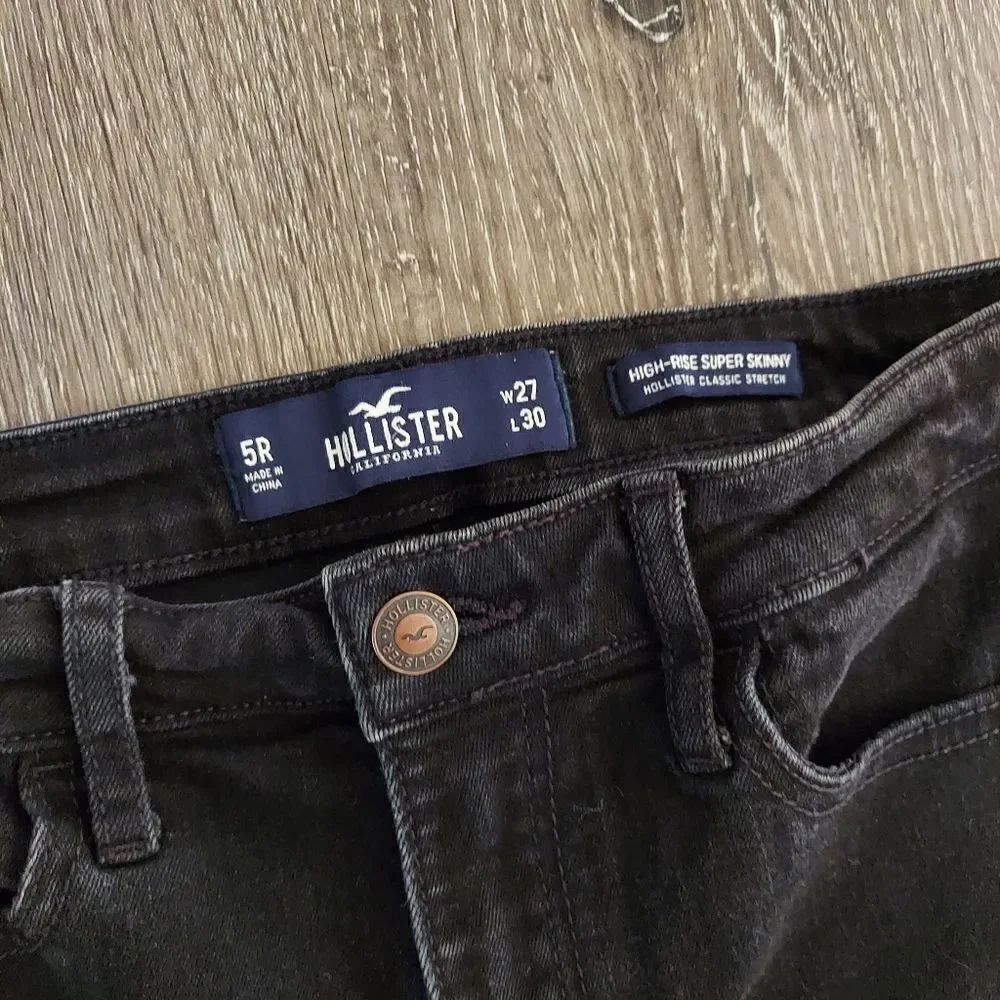 Hollister Black High-Rise Super Skinny Distressed Jeans Size 5